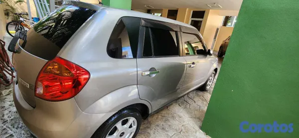 carros - **DE OPORTUNIDAD** Vendo MAZDA VERISA 2010 - DOP$ 320,000 NEG. 4