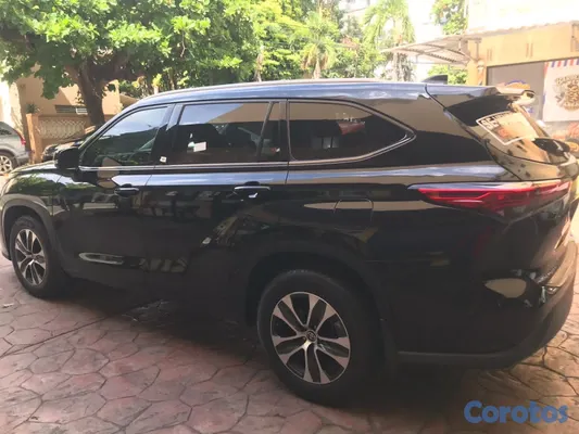 jeepetas y camionetas - Toyota Highlander 2022 XLE 4