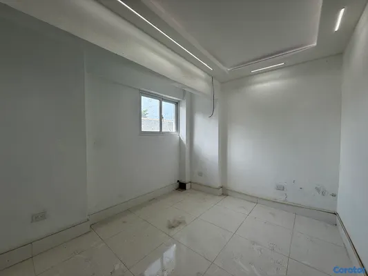 oficinas y locales comerciales - Local comercial en renta – Primer nivel, La Zurza, Santiago US 1,900 6