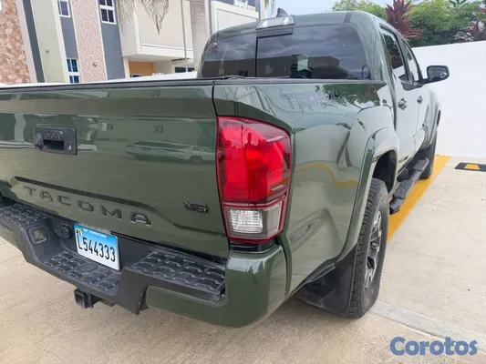 jeepetas y camionetas - TACOMA 2021 3