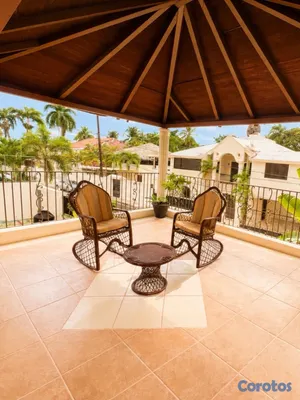 casas - casa de 5 habitaciones con patio y piscina en venta en Altos de Arroyo Hondo III 4