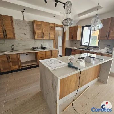 casas - OPORTUNIDAD Moderna y hermosa villa / casa en vent 7