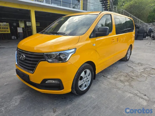jeepetas y camionetas - HYUNDAI GRAND STAREX 2021 RECIEN IMPORTADA ESTA EN 2