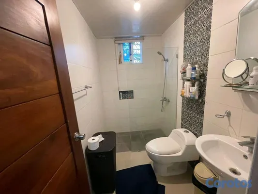 apartamentos - 2do nivel con terraza y parqueos techados en jardines del sur 7