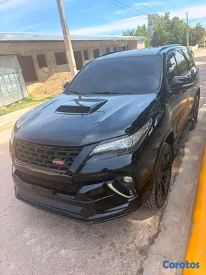 jeepetas y camionetas - Toyota fortuner 2017 6