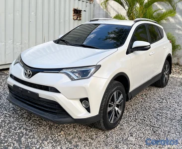Toyota RAV4 2018 de la casa nunca chocada unico du