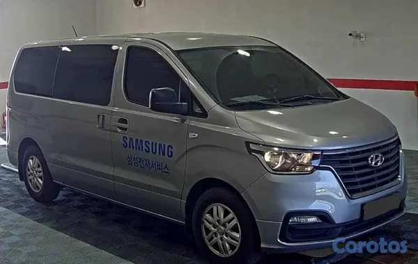 jeepetas y camionetas - HYUNDAI GRAND STAREX 2021 GRIS DIESEL 4