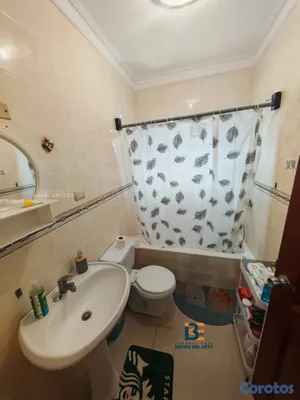 apartamentos - SE VENDE Apartamento con Tres Habitaciones y tres  9