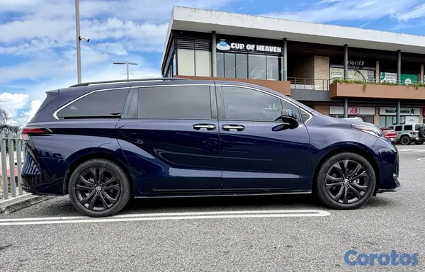 otros vehiculos - 2022 Sienna XSE Híbrida 45 KMS X galón - Clean Carfax
 3