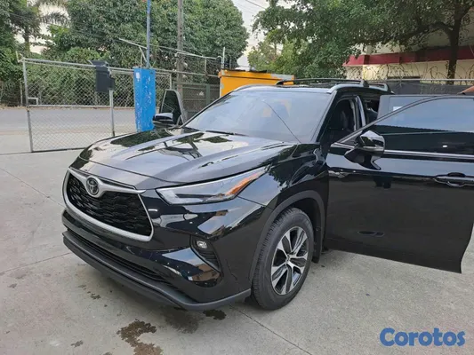 jeepetas y camionetas - Toyota higlander xle 2022 2