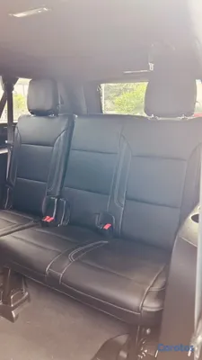 jeepetas y camionetas - Suburban de 3 filas 2023 7