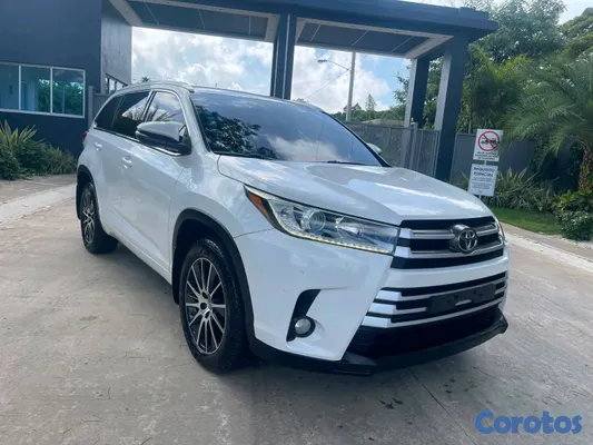 jeepetas y camionetas - Toyota higlander xle 2019 5
