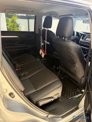 jeepetas y camionetas - Toyota Highlander 2014 en excelentes condiciones  7