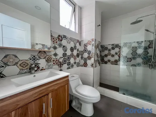apartamentos - vendo mirador norte piso 6 tres habitaciones con su baño balcón dos parqueos ser 16