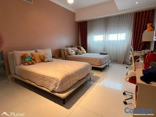 apartamentos - Amplio e Iluminado apartamento de venta en Piantini, piso alto y 5 parqueos 9