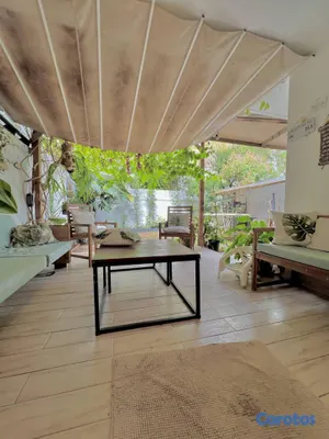 casas - Casa de 3 niveles en Venta en El Millon 8