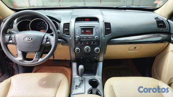 jeepetas y camionetas - 2013 KIA SORENTO (USADO) NEGOCIABLE 9