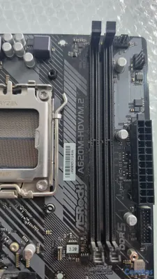 computadoras y laptops - MotherBoard ASRock A620M AM5 DDR5 Wifi y Bluetooth 2