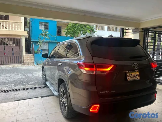 jeepetas y camionetas - Toyota higlander xle 2019 7