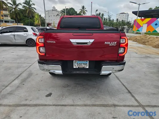 jeepetas y camionetas - Toyota hilux srv diesel full  9