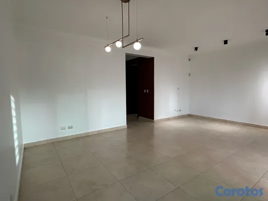 apartamentos - Amplio y moderno     Apartamento de 209 m² en La Española, Santiago / 3 hab. 5