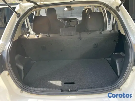carros - Toyota vitz 2018 8