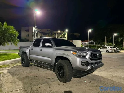 Toyota Tacoma Sr5 2020 Recién importada poco uso 