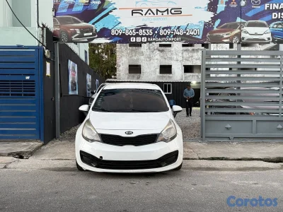  
Kia Río LX año 2015