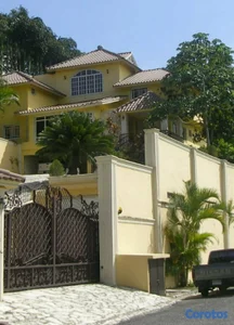 ALQUILO CASA EN ALTOS DE ARROYO HONDO 2DO CON PANELES SOLARES 