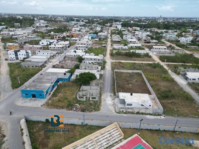 Se Vende Mejora de esquina a` Nivel de Plato en Vi