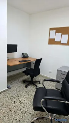 oficinas y locales comerciales - Oportunidad de Alquiler Casa en los Prados ideal oficina. Negocios varios 6