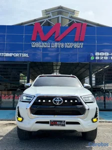 Toyota Hilux SRV 2025