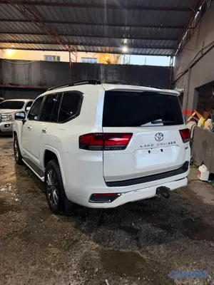 jeepetas y camionetas - Toyota Land Cruiser 300 VXR diésel 2022 114k kms todos lo mantenimiento en la ca 10