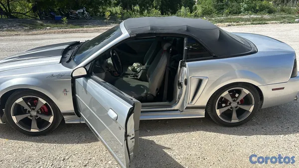 carros - Ford Mustang convertible 2001 $385 4