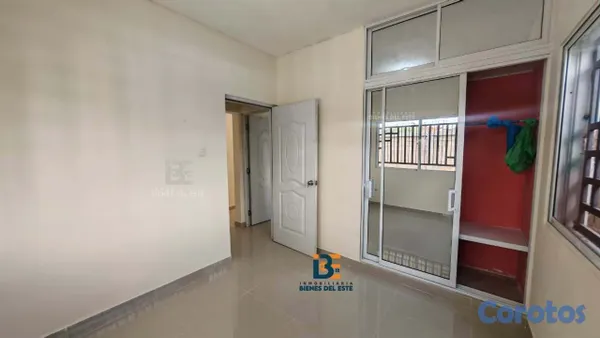casas - Se Alquila  Casa de Tres habitaciones en Residenci 10