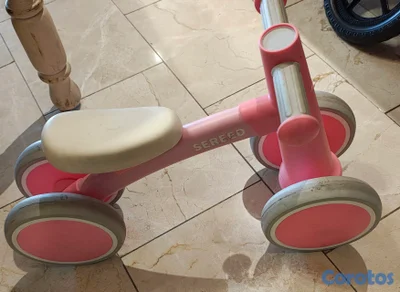 Bicicleta de equilibrio para bebes.