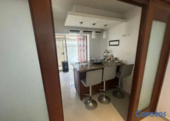 apartamentos - Primer nivel con patio 4 habitaciones en venta en  17