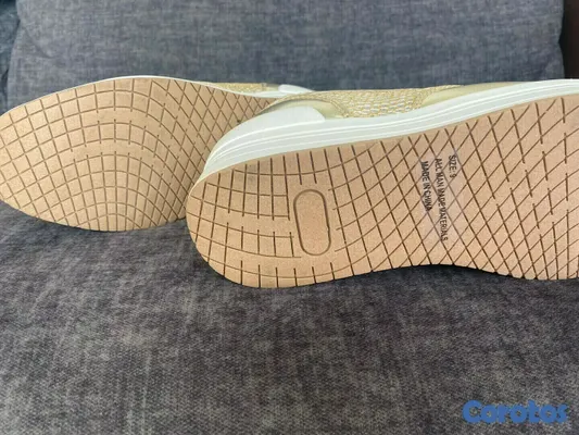 zapatos para mujer - Tennis Dorados Size 9 4