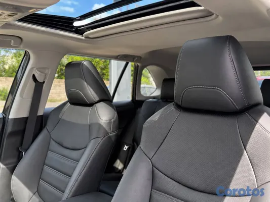 jeepetas y camionetas - TOYOTA RAV4 2023 XLE 4X4 4