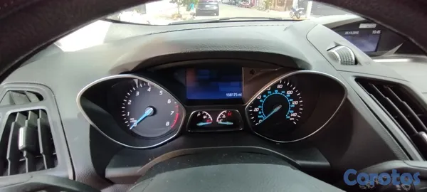 jeepetas y camionetas - Venta Ford Escape año 2015 4