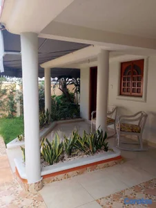 VENDO EXCELENTE CASA DOS NIVELES ARROYO HONDO VIEJ