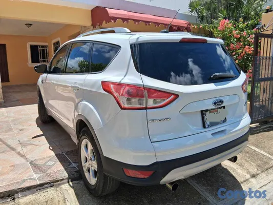 jeepetas y camionetas - FORD ESCAPE 2013, 4WD, 4 CIL, EN MUY BUENAS CONDIC 2