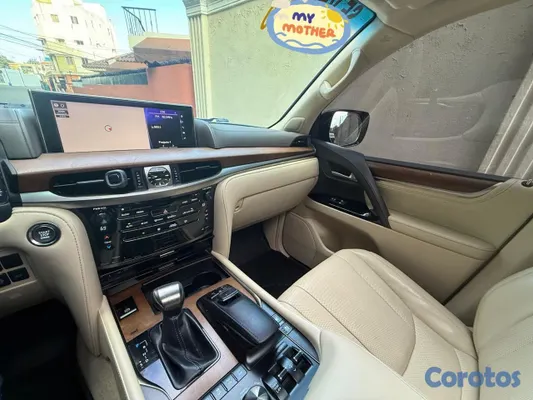 jeepetas y camionetas - Lexus LX 570 
2020 4