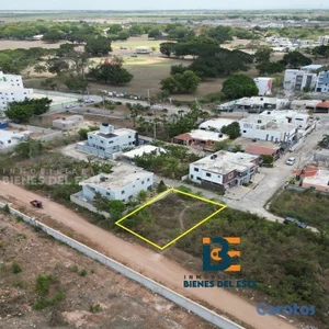 Se vende solar con 301 metros en Residencial Naime