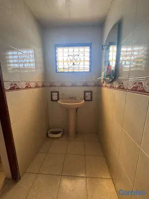 apartamentos - vendo Gazcue segundo nivel con terraza 4 habitaciones 2.5 baños dos parqueos  6