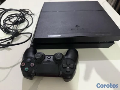 PlayStation 4 (PS4)