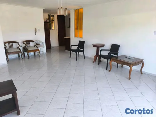 apartamentos - De oportunidad apartamento en Urb. Isabela Cerca Av. España  2