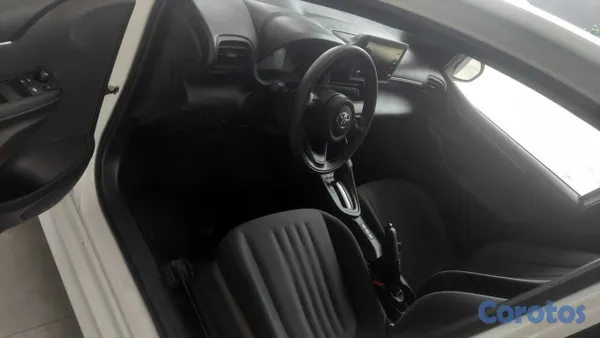 carros - TOYOTA YARIS 2021 CLEAN CARFAX 6