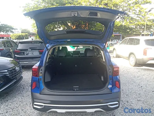jeepetas y camionetas - Kia seltos SX turbo 4X4 2021 7