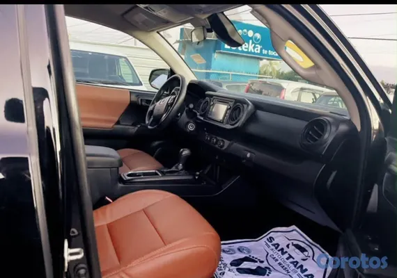 jeepetas y camionetas - Toyota tacoma sr5 2019 clean carfax  5